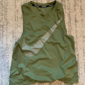Nike women’s workout tank